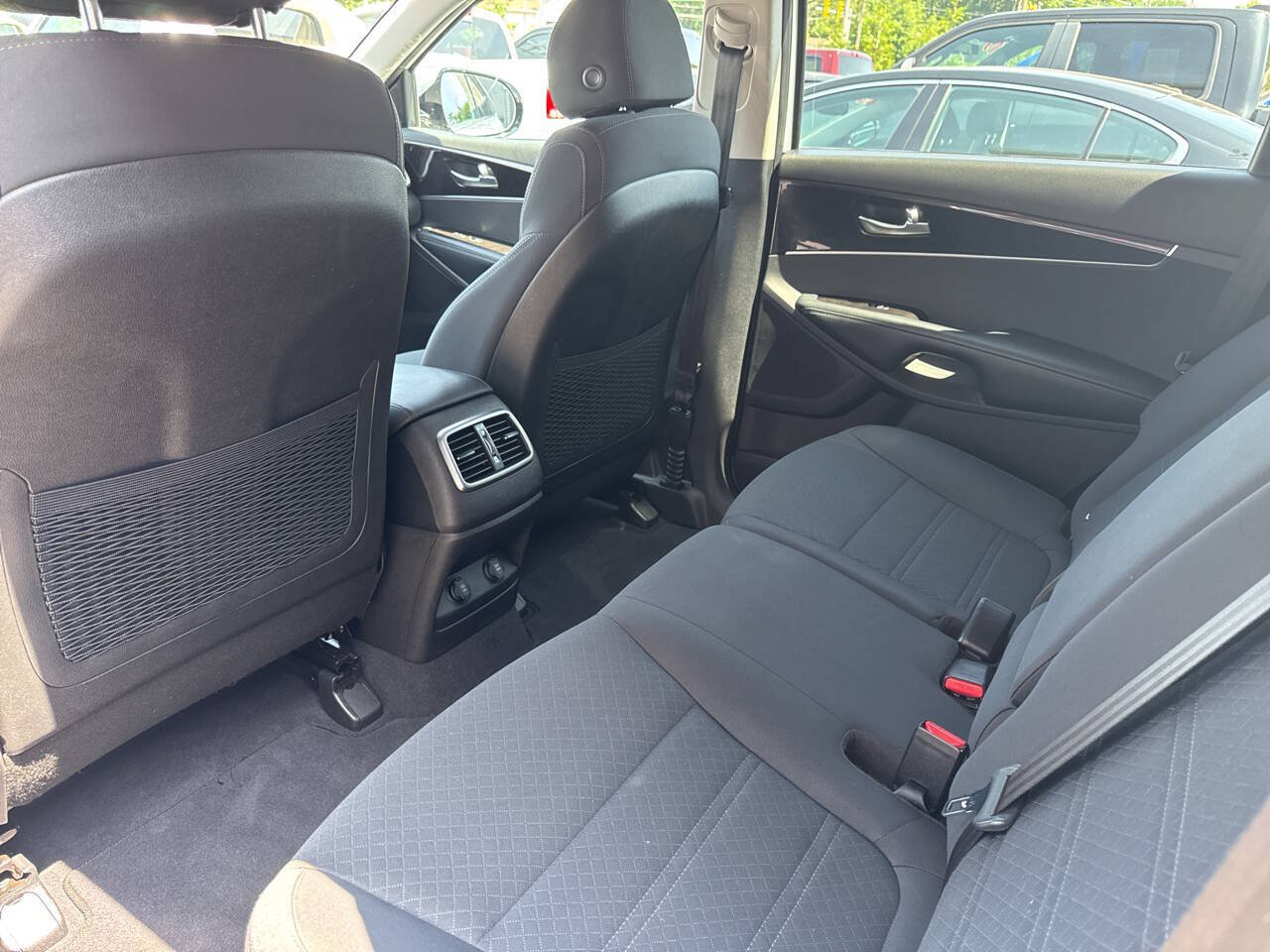 Used 2018 Kia Sorento AWD image 18