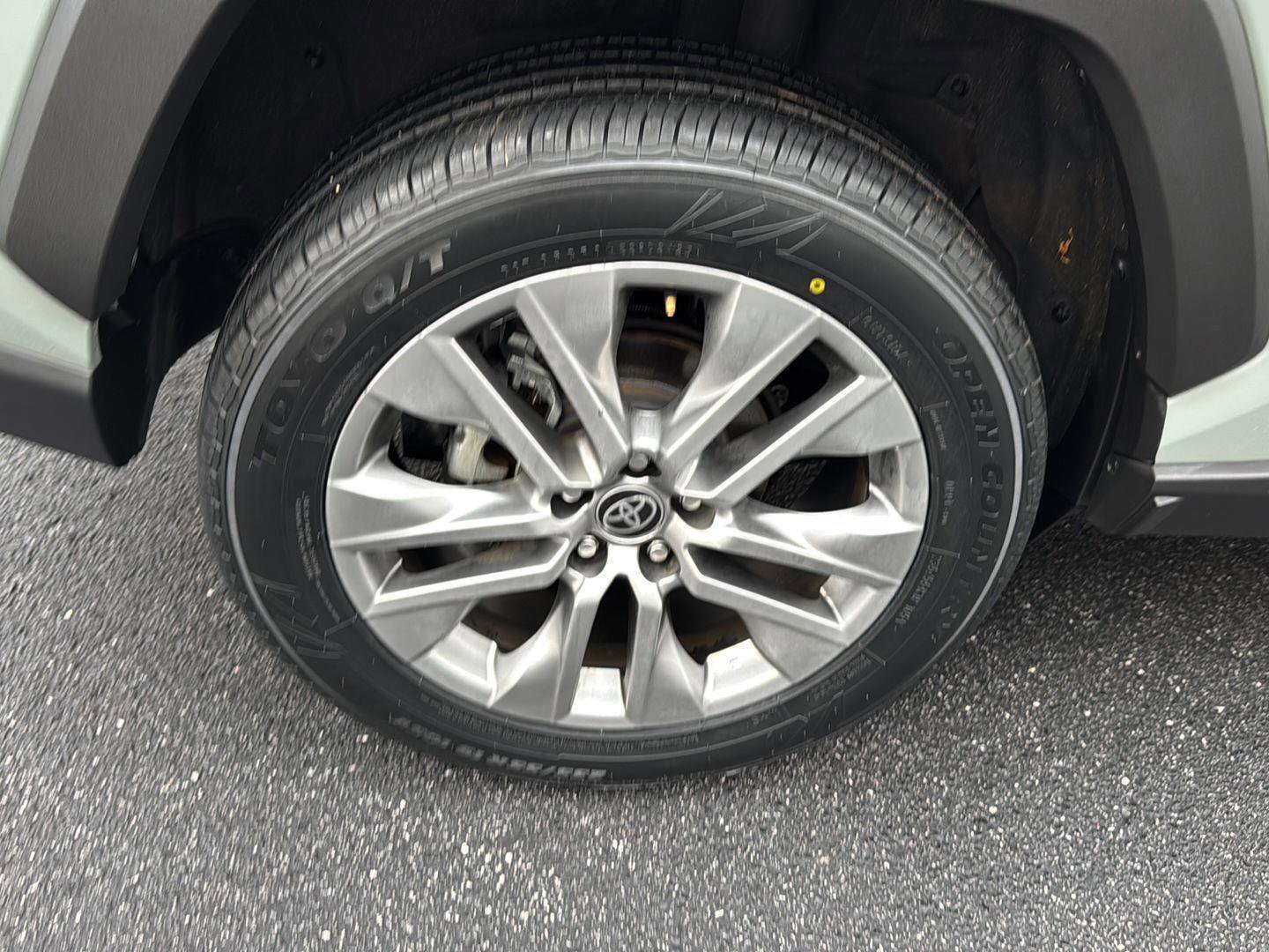 Used 2023 Toyota RAV4 XLE Premium image 33