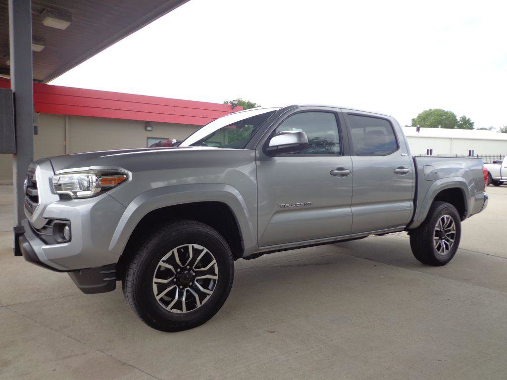 Used 2017 Toyota Tacoma 4x4 Double Cab image 1