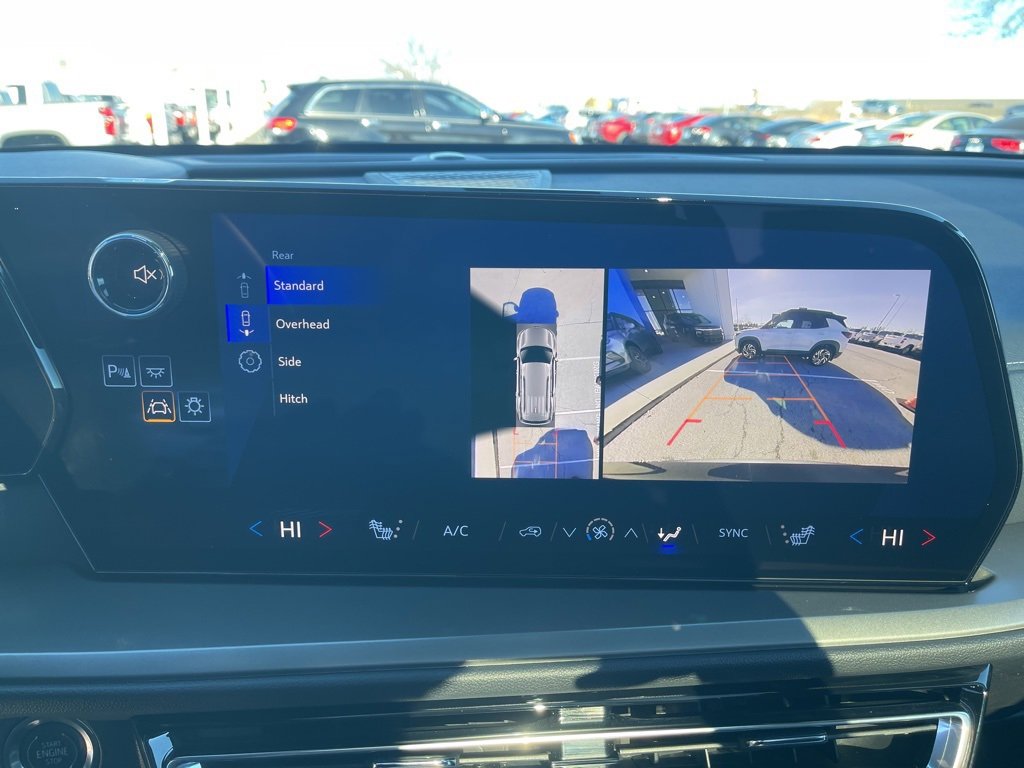 New 2025 Chevrolet Traverse LT w/ Enhanced Driving Package image 29