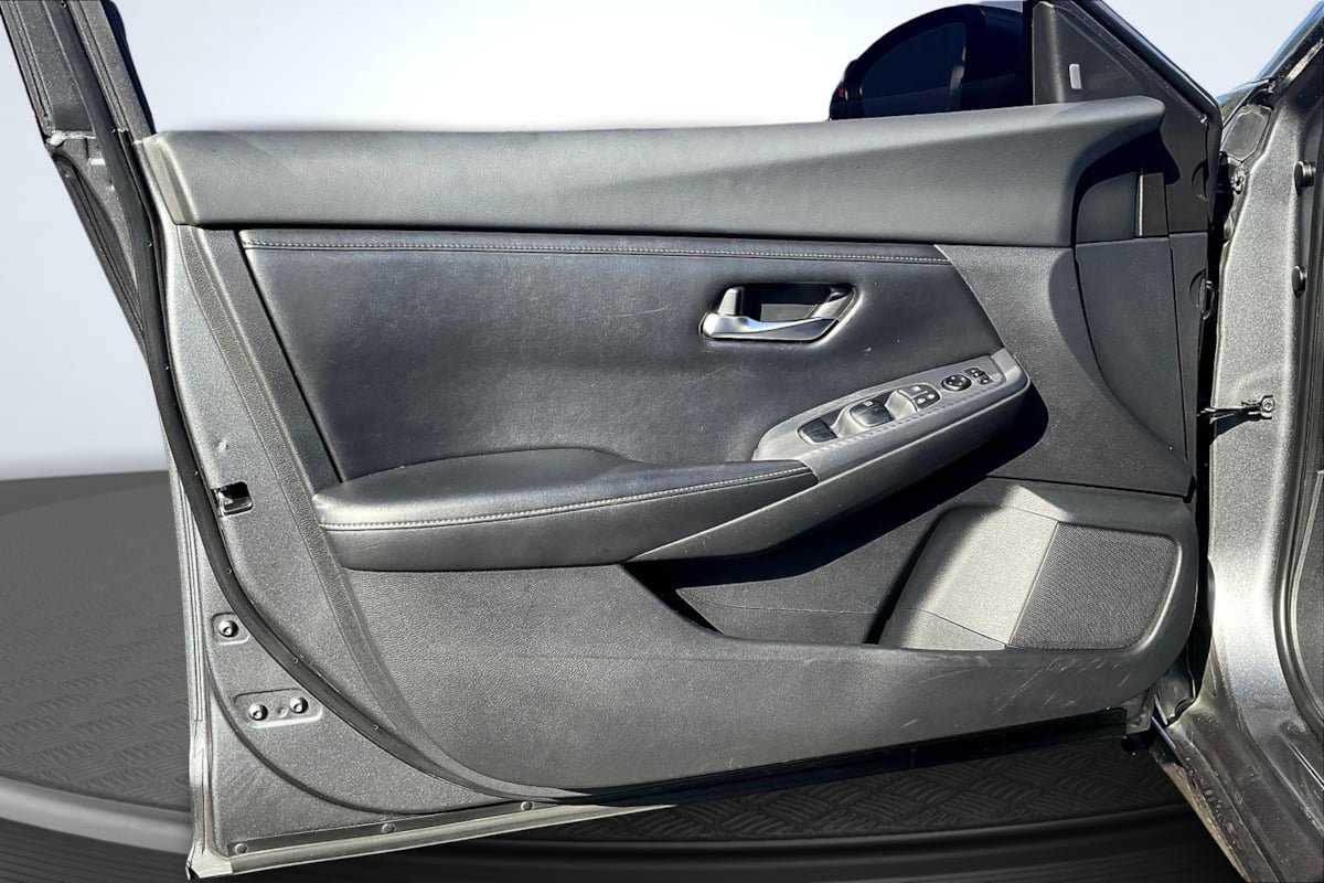 Used 2020 Nissan Sentra SV FWD image 23
