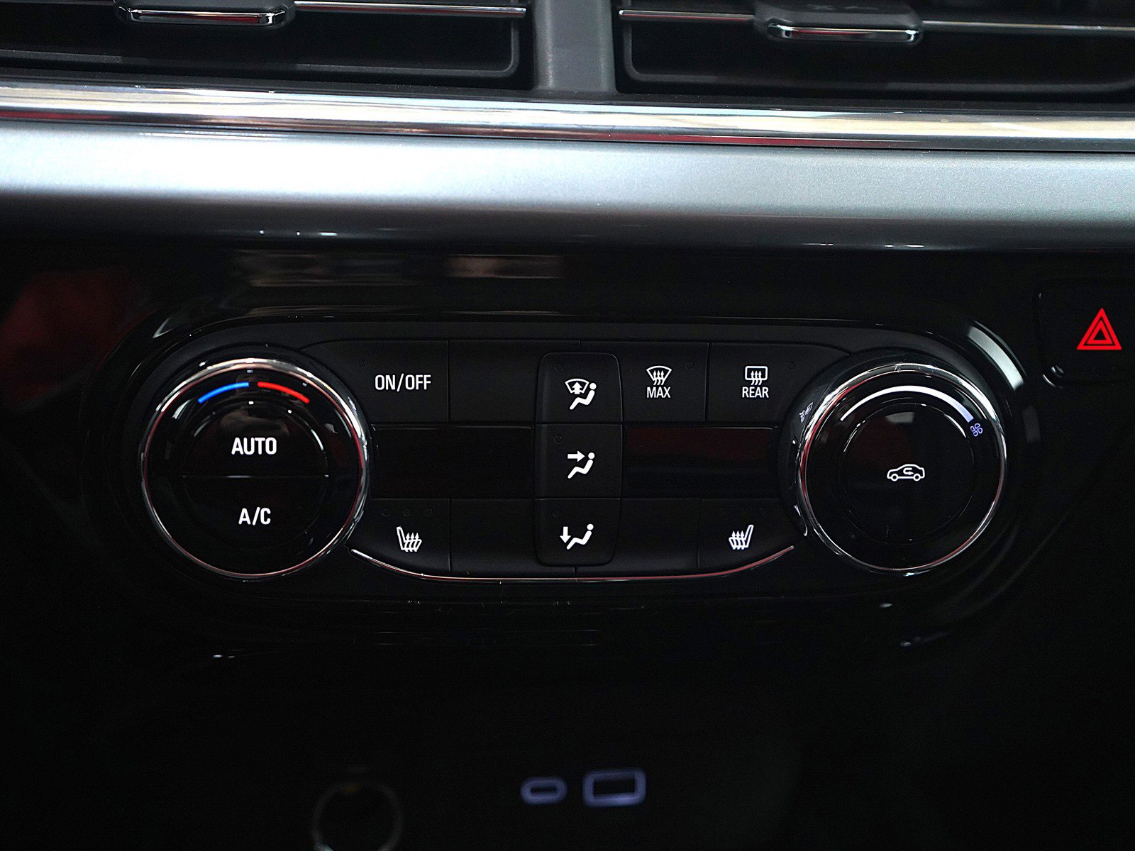 Used 2024 Chevrolet Trax LT w/ Driver Confidence Package image 22