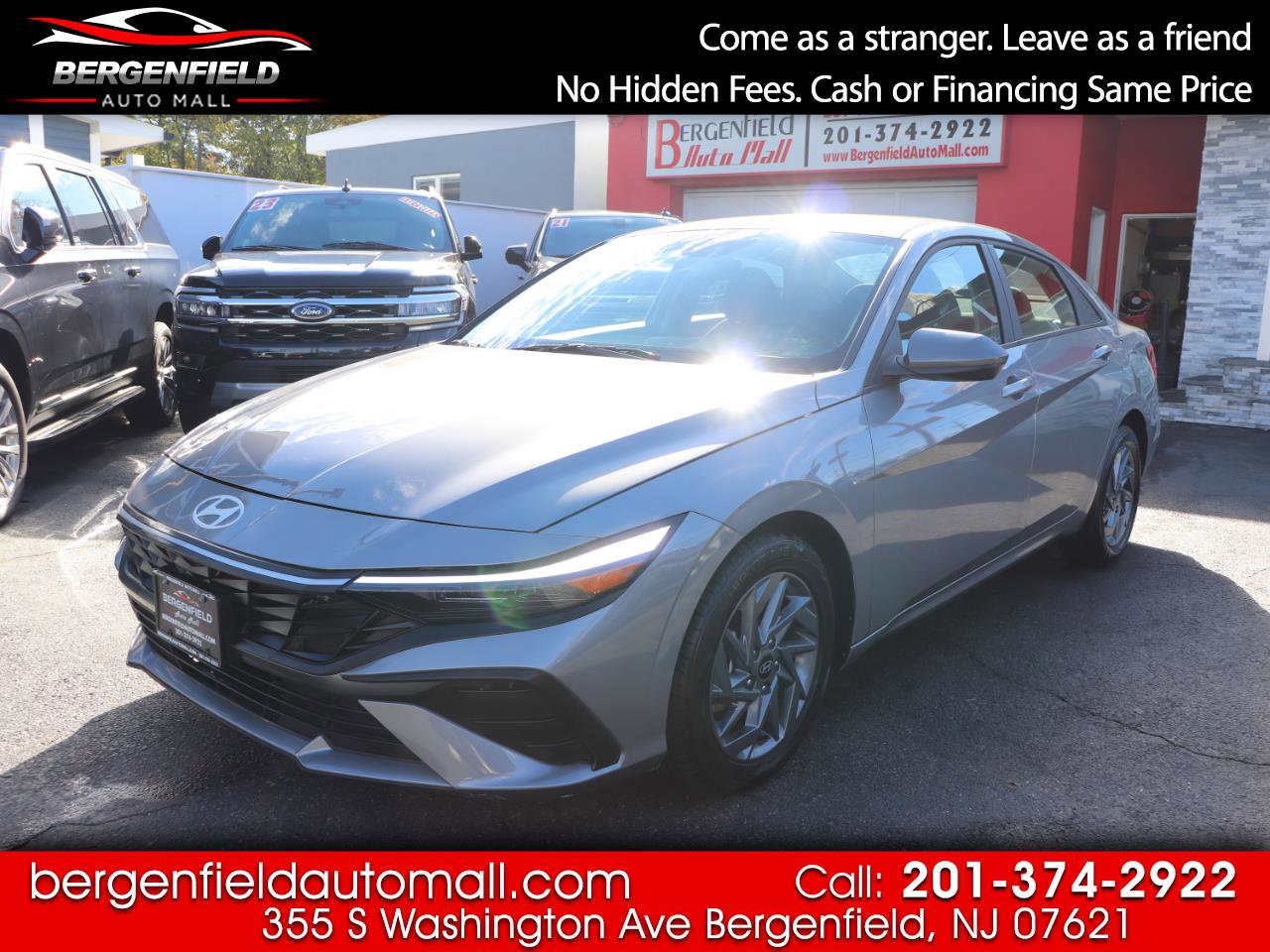 Used 2024 Hyundai Elantra SEL image 1