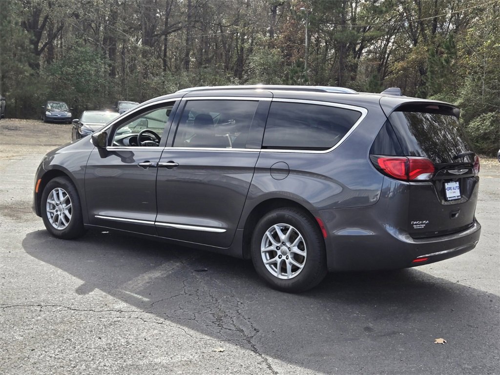 Used 2020 Chrysler Pacifica Touring-L image 5