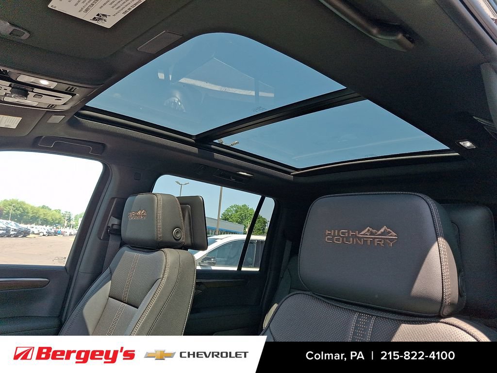 New 2026 Chevrolet Suburban High Country AWD/4WD image 11