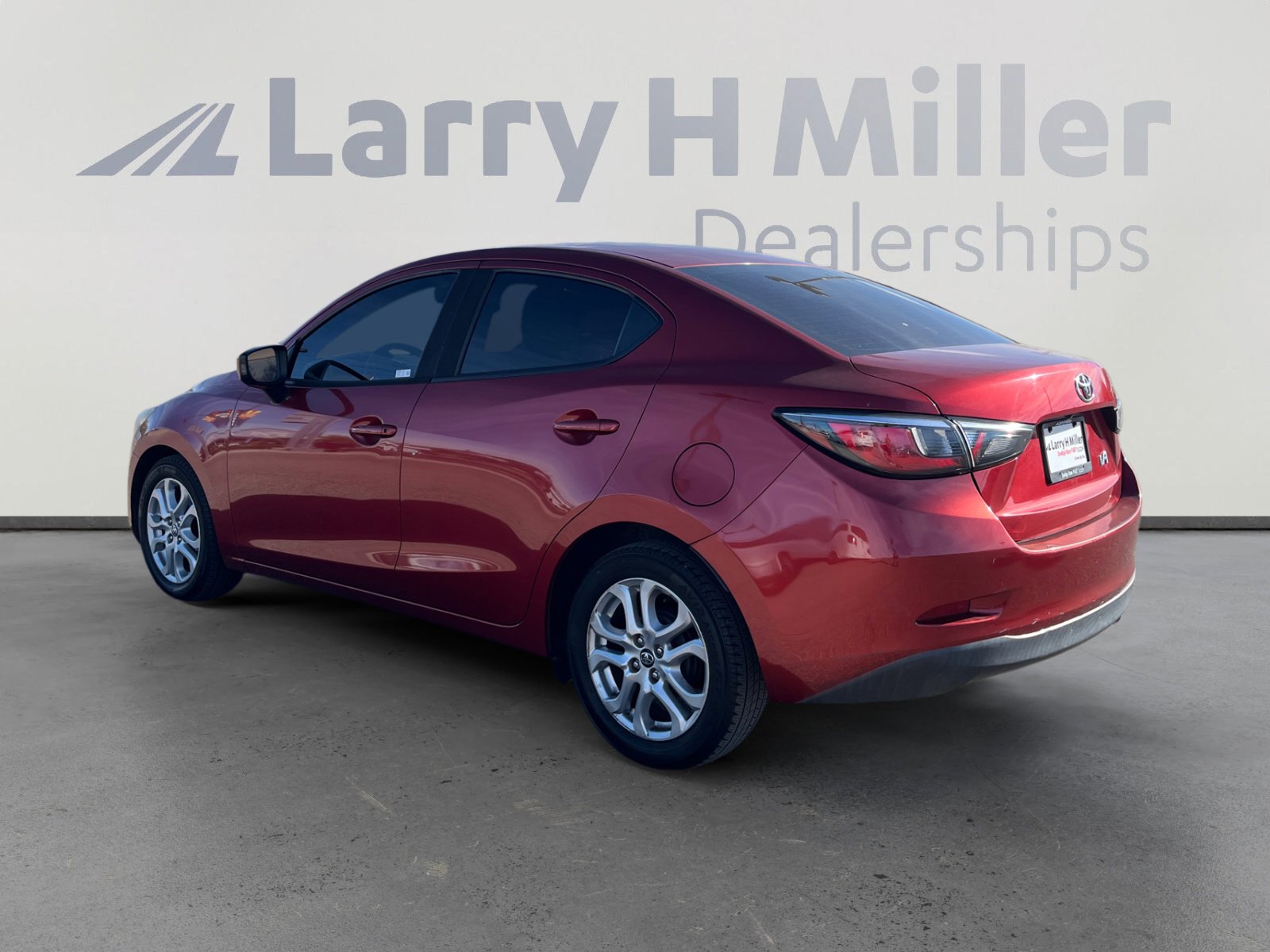 Used 2017 Toyota Yaris iA image 3