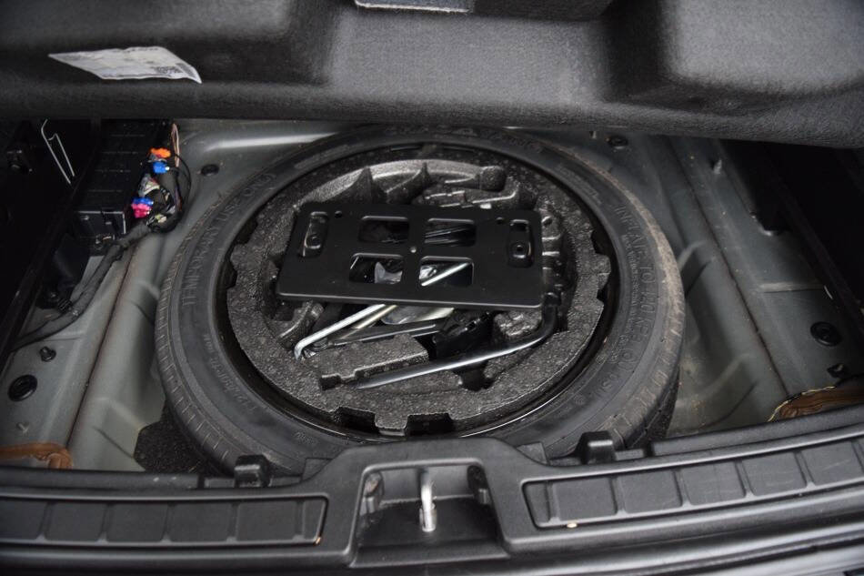 Used 2020 Volvo XC40 T5 Momentum w/ Protection Package Premier image 79