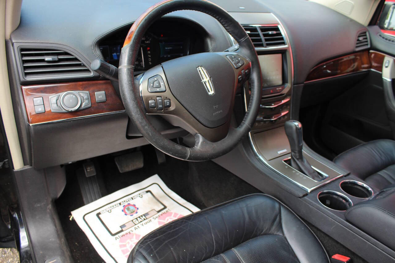 Used 2014 Lincoln MKX AWD w/ Equipment Group 102A image 11
