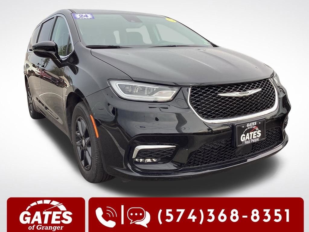 Used 2024 Chrysler Pacifica Touring-L image 1