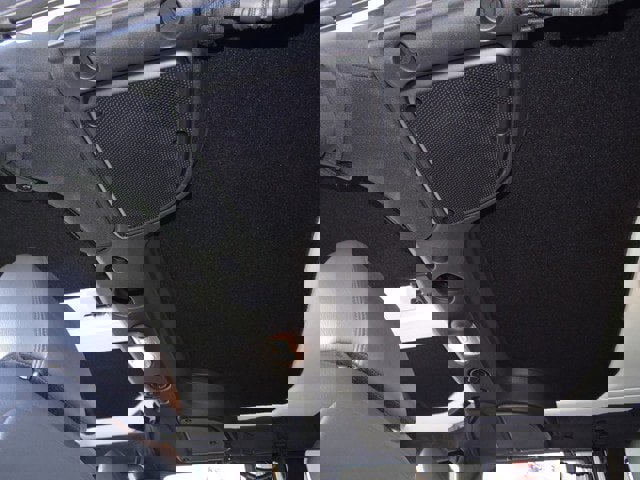 Used 2015 Jeep Wrangler Unlimited Rubicon w/ Connectivity Group image 24