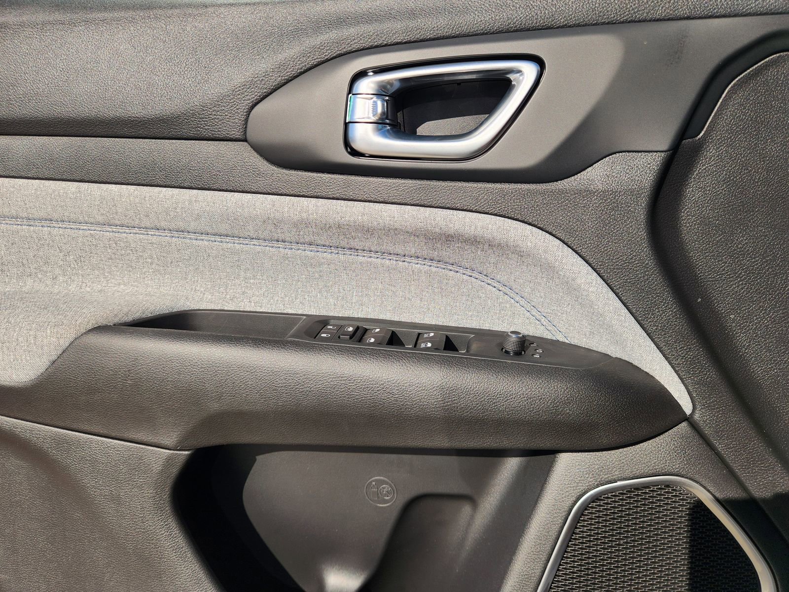 New 2026 Jeep Compass Latitude image 18