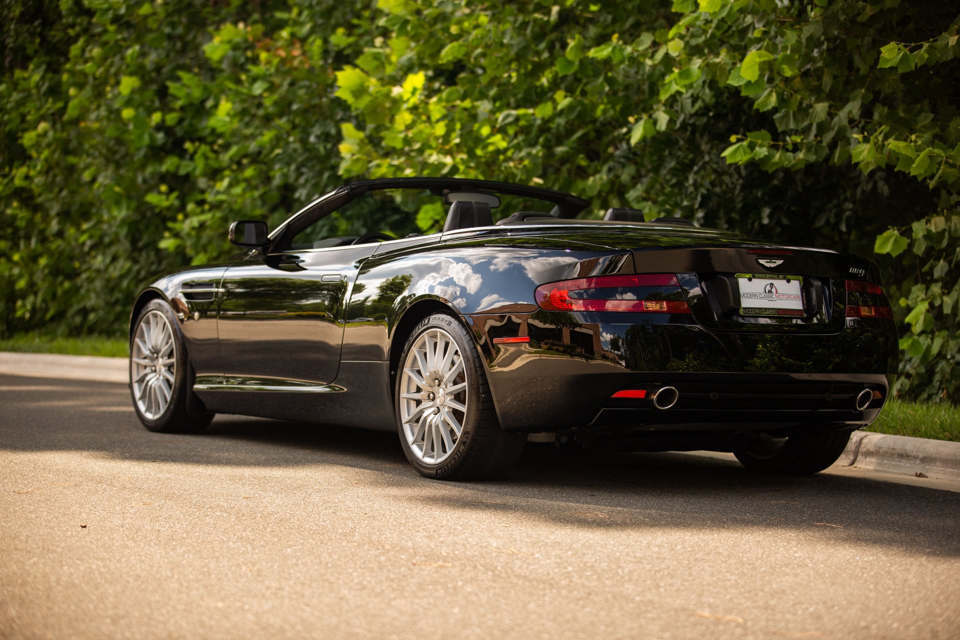 Used 2007 Aston Martin DB9 Volante RWD image 3