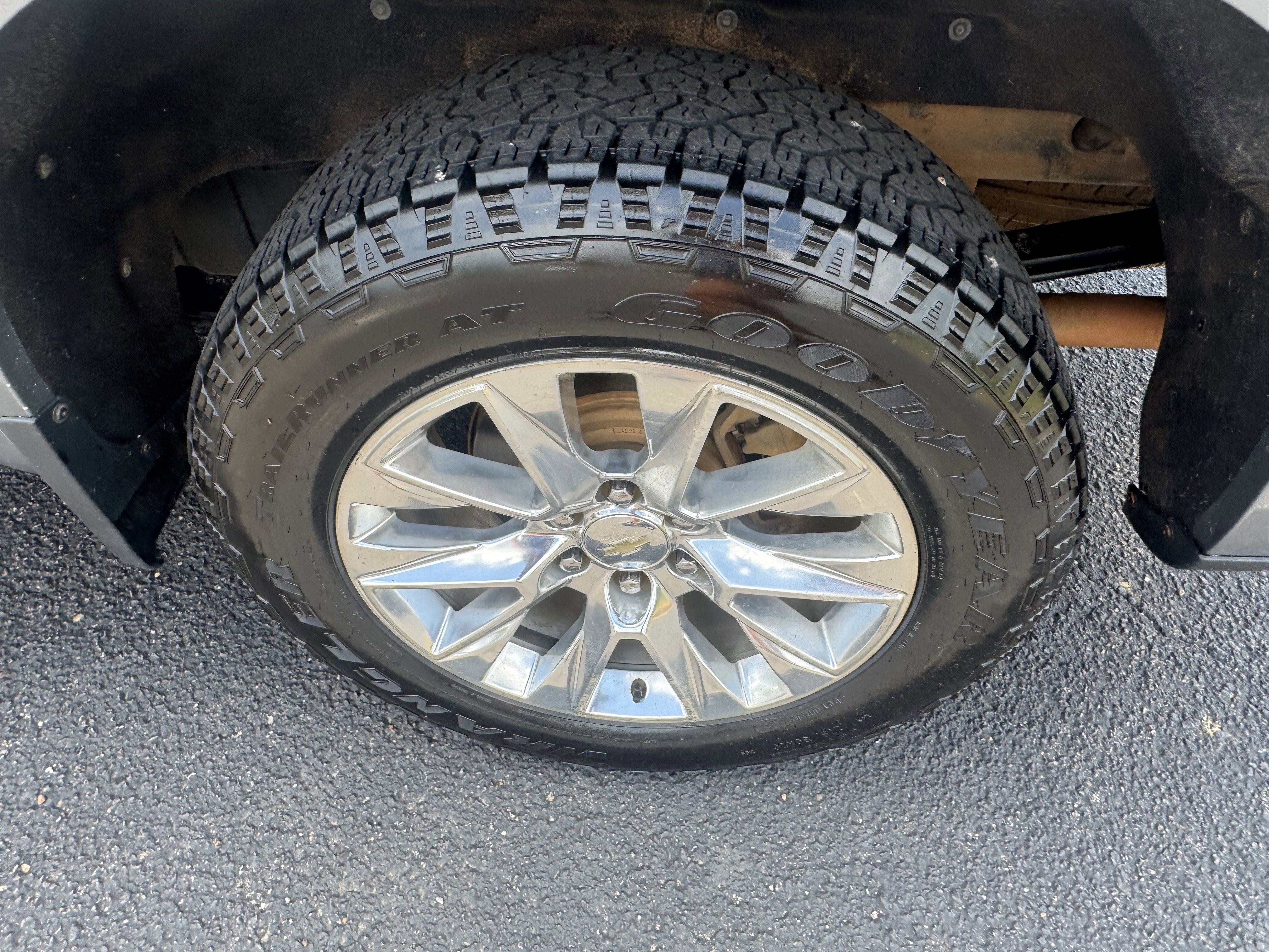 Used 2020 Chevrolet Silverado 1500 LTZ w/ LTZ Premium Package image 9