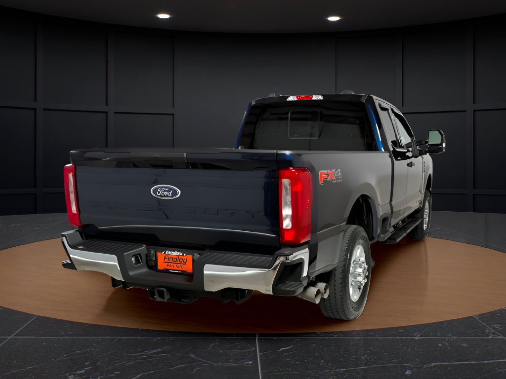 Used 2023 Ford F350 XLT w/ FX4 Off-Road Package AWD/4WD image 7