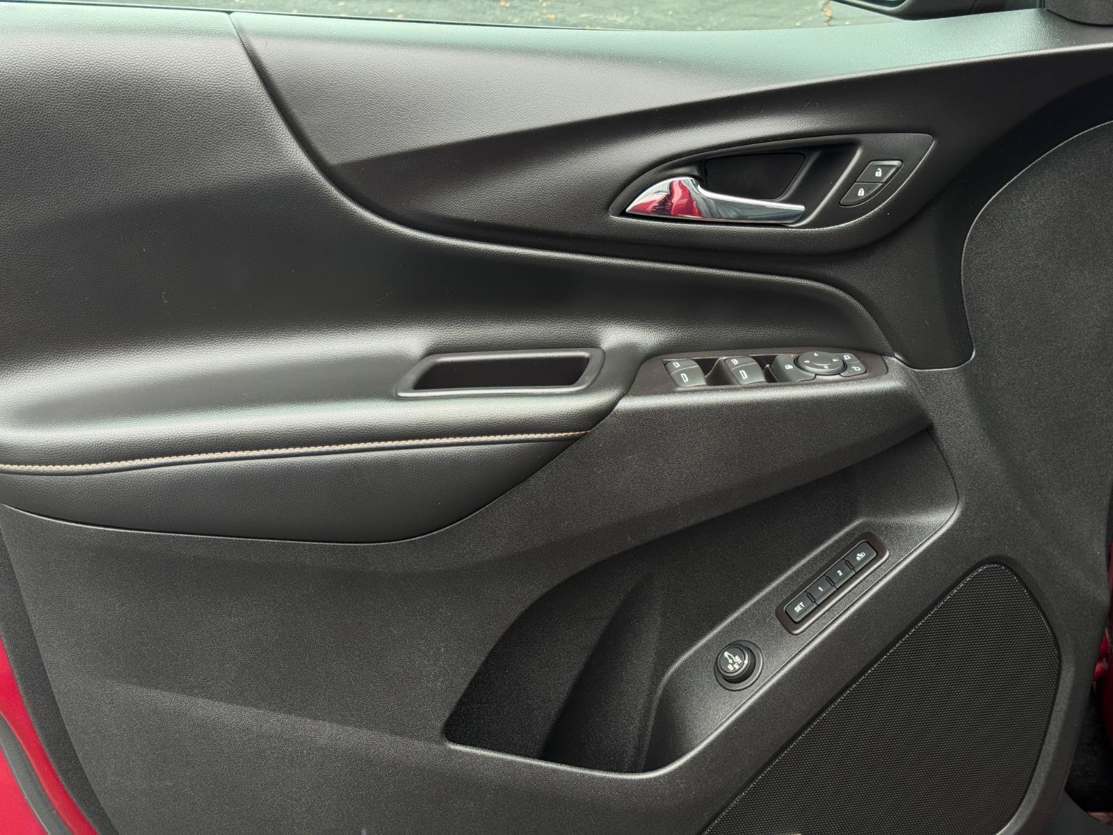 Used 2020 Chevrolet Equinox Premier FWD image 15