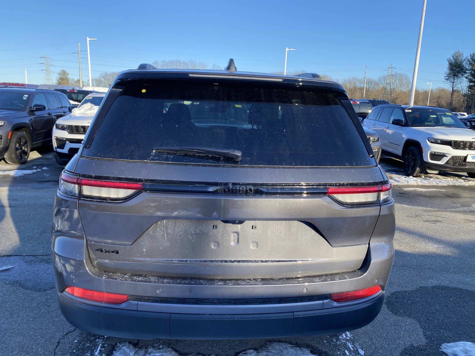 New 2026 Jeep Grand Cherokee Limited w/ Limited Altitude Package image 4