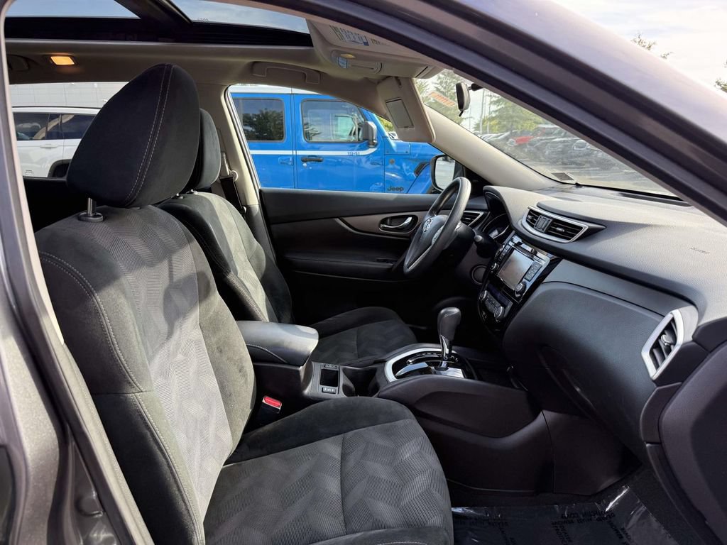 Used 2015 Nissan Rogue SV w/ SV Premium Package AWD/4WD image 15