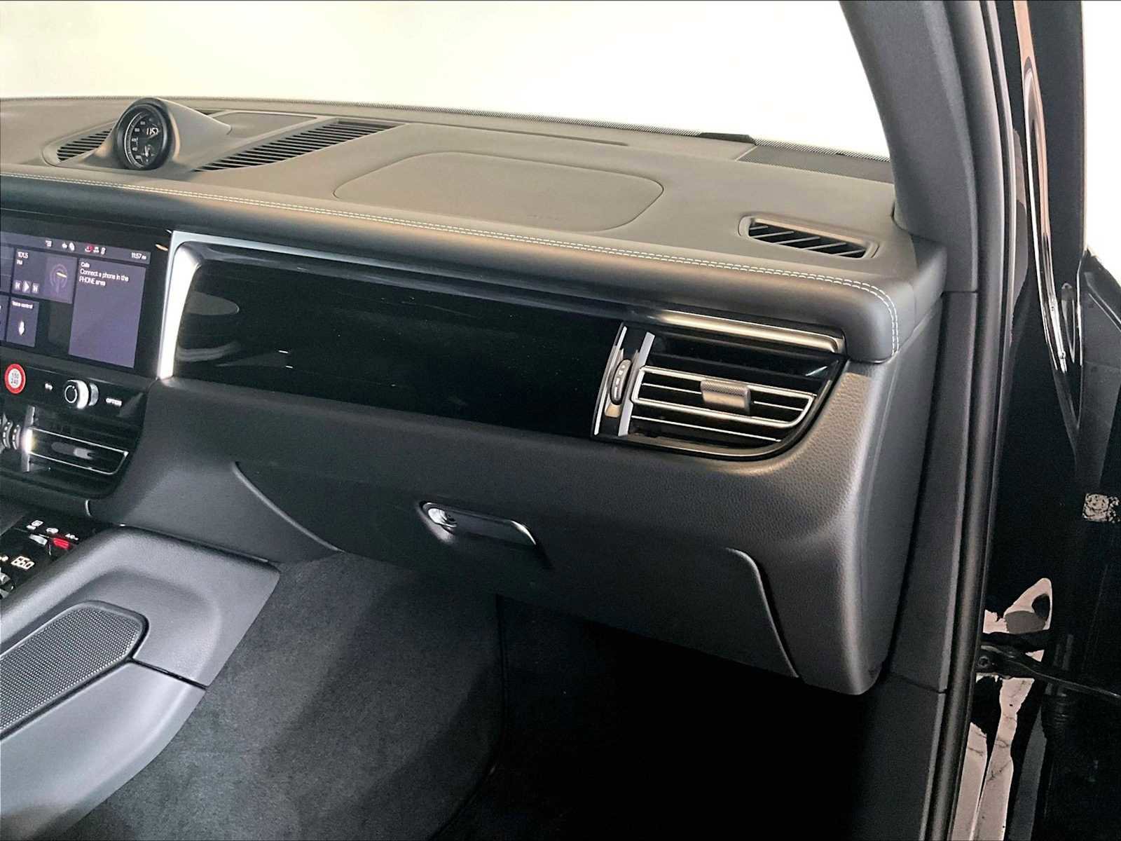 Used 2026 Porsche Macan image 23