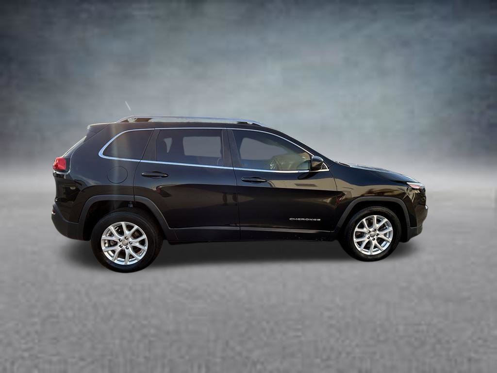 Used 2015 Jeep Cherokee Latitude w/ Comfort/Convenience Group FWD image 3
