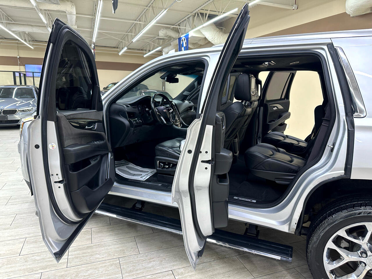 Used 2017 Cadillac Escalade Platinum image 14