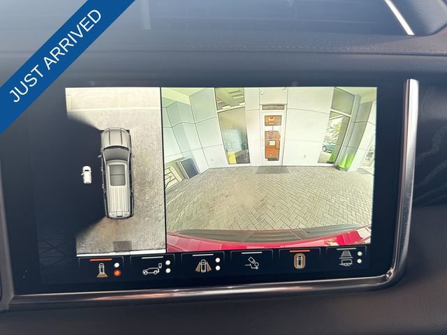 Used 2024 GMC Yukon Denali w/ Advanced Technology Package image 17