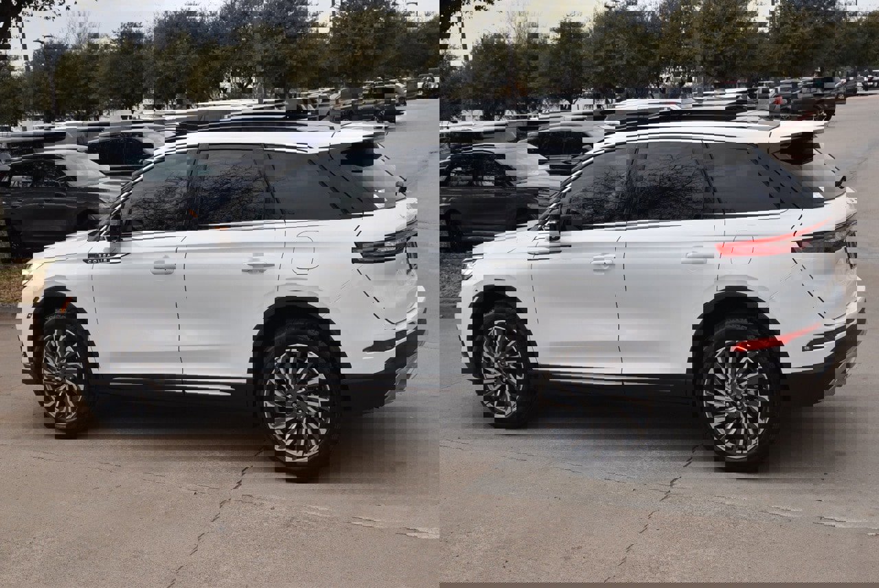 Certified 2025 Lincoln Corsair Reserve image 11