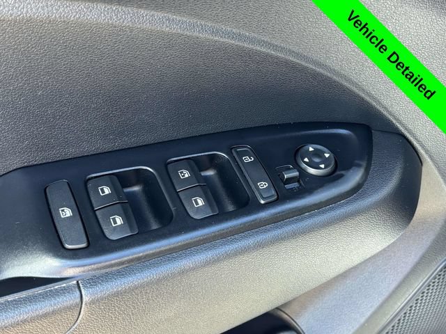 Used 2023 Hyundai Venue SEL FWD image 11