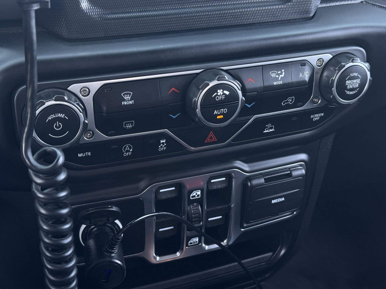 Used 2023 Jeep Wrangler Unlimited Sport image 21