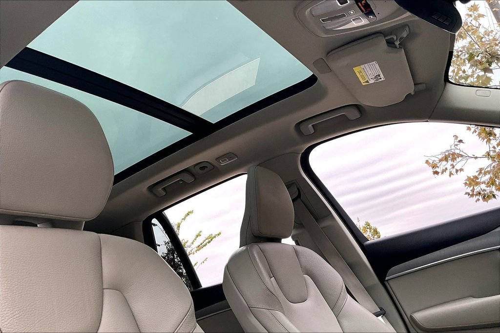 Used 2023 Volvo XC90 B5 Core w/ Climate Package image 22