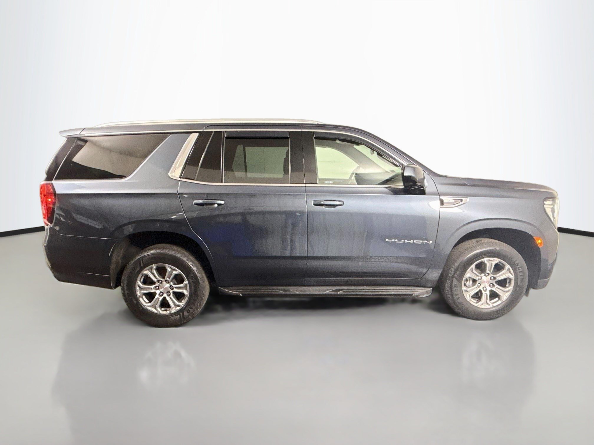 Used 2021 GMC Yukon SLE RWD image 11
