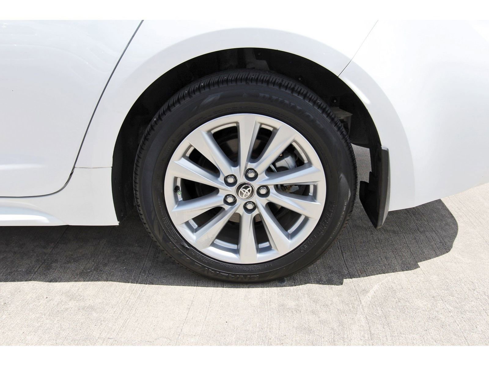 Used 2024 Toyota Corolla XLE FWD image 32