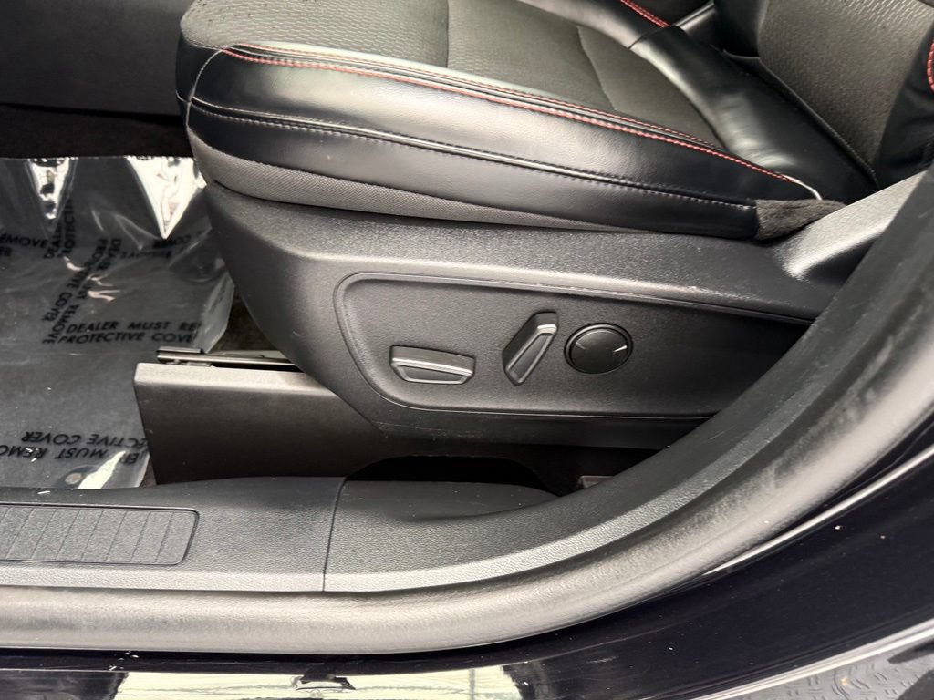 Used 2025 Ford Escape ST-Line Select AWD/4WD image 13
