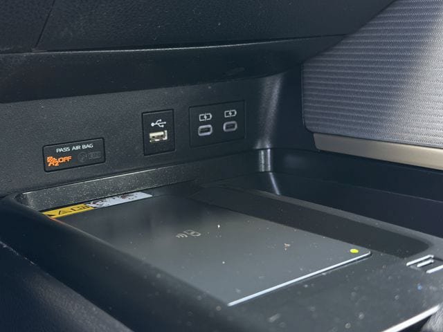 Used 2025 Toyota Camry SE w/ Multimedia Upgrade Package FWD image 20