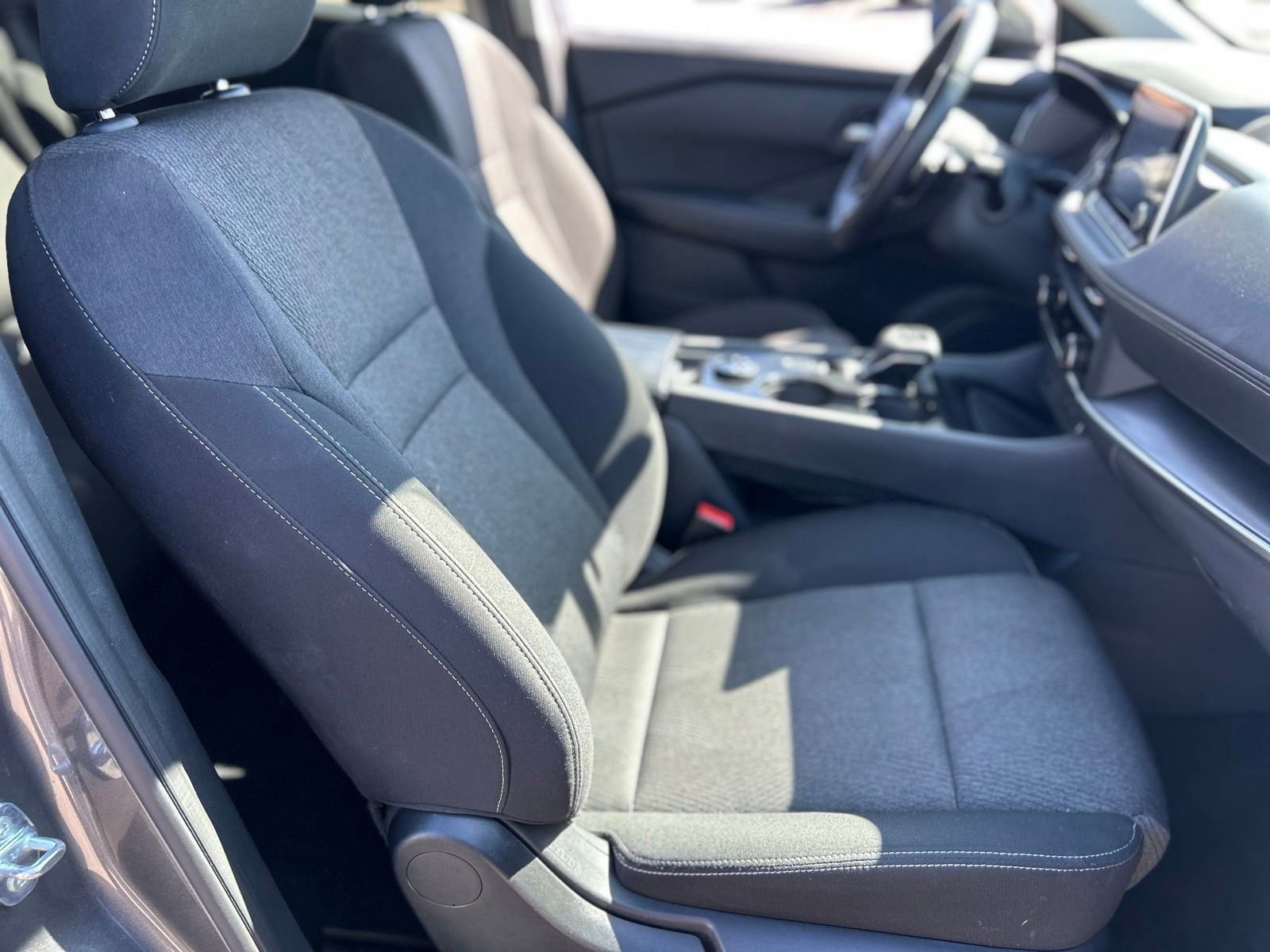 Certified 2025 Nissan Rogue SV AWD/4WD image 11