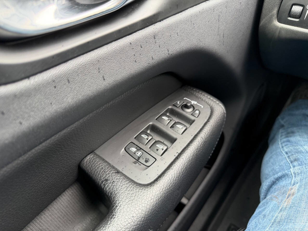 Used 2019 Volvo XC60 T5 Inscription w/ Protection Package Premier image 21