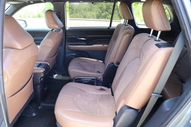 Certified 2025 Toyota Grand Highlander AWD Hybrid image 13