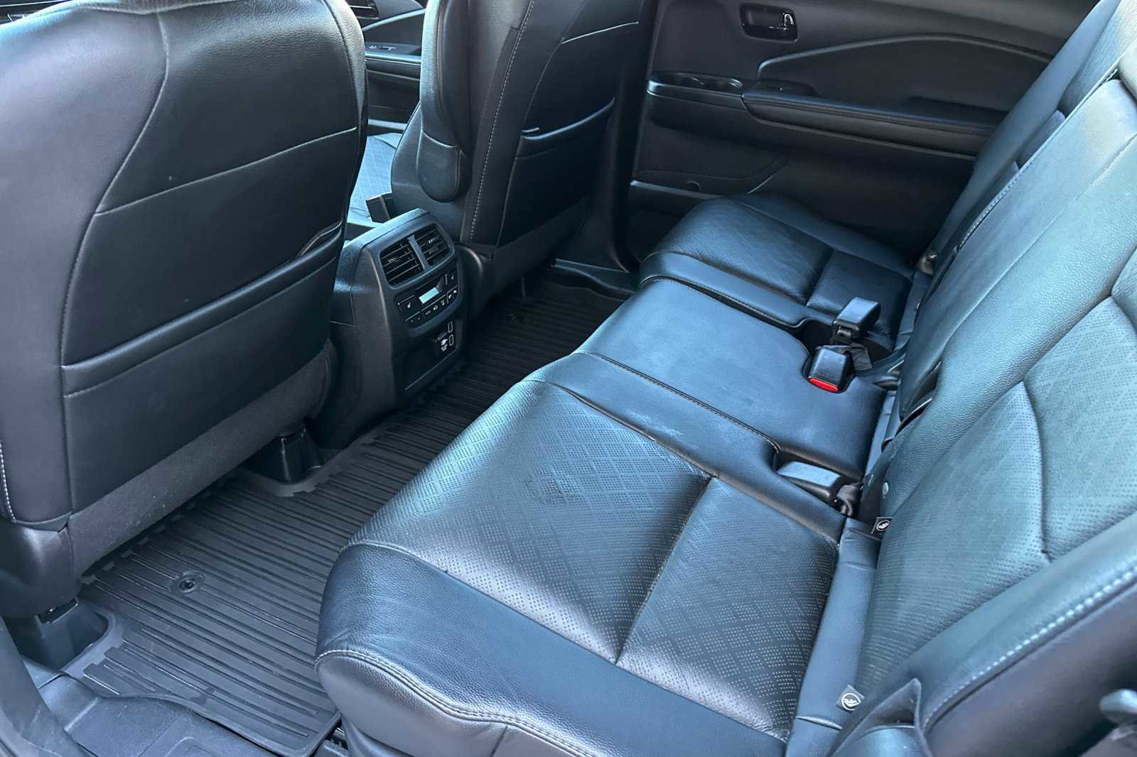 Used 2022 Honda Passport Elite image 13