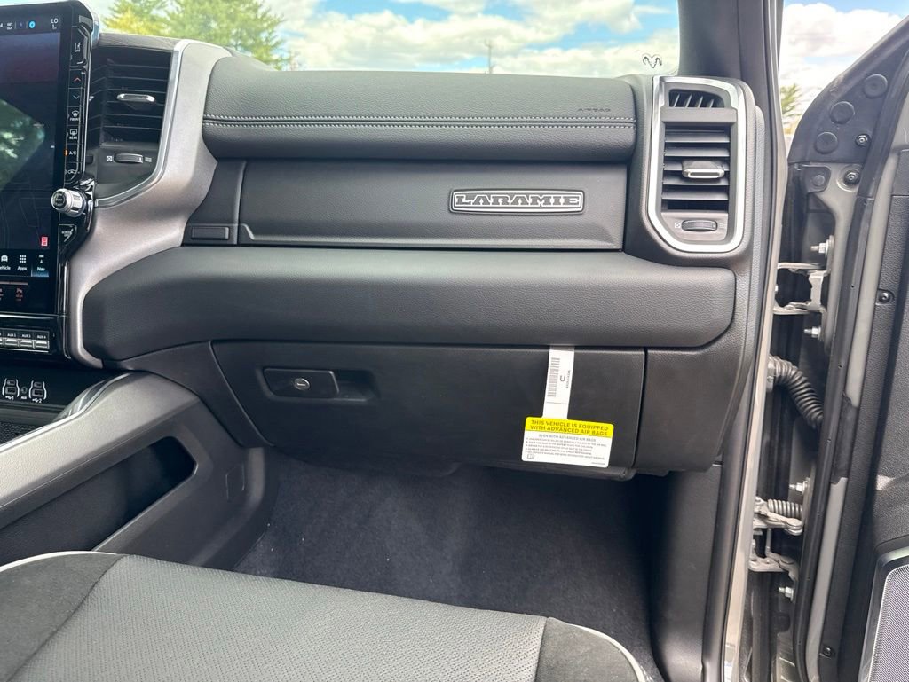 New 2026 RAM 2500 Laramie AWD/4WD image 32