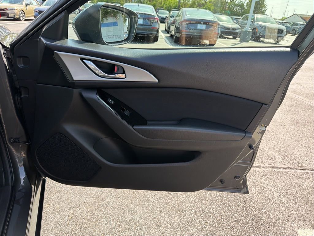 Used 2018 MAZDA MAZDA3 Sport FWD image 24