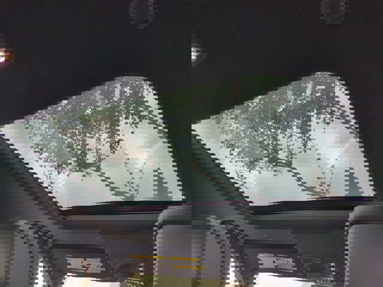 Used 2025 Land Rover Discovery Dynamic SE image 23