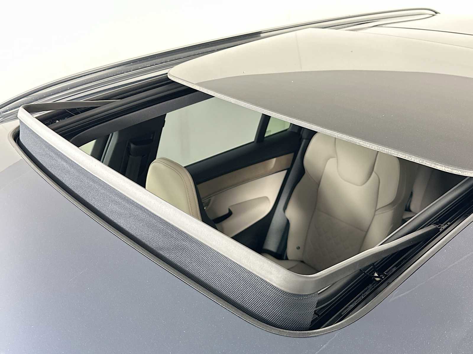 New 2026 Volvo XC90 B5 Plus w/ Protection Package AWD/4WD image 19