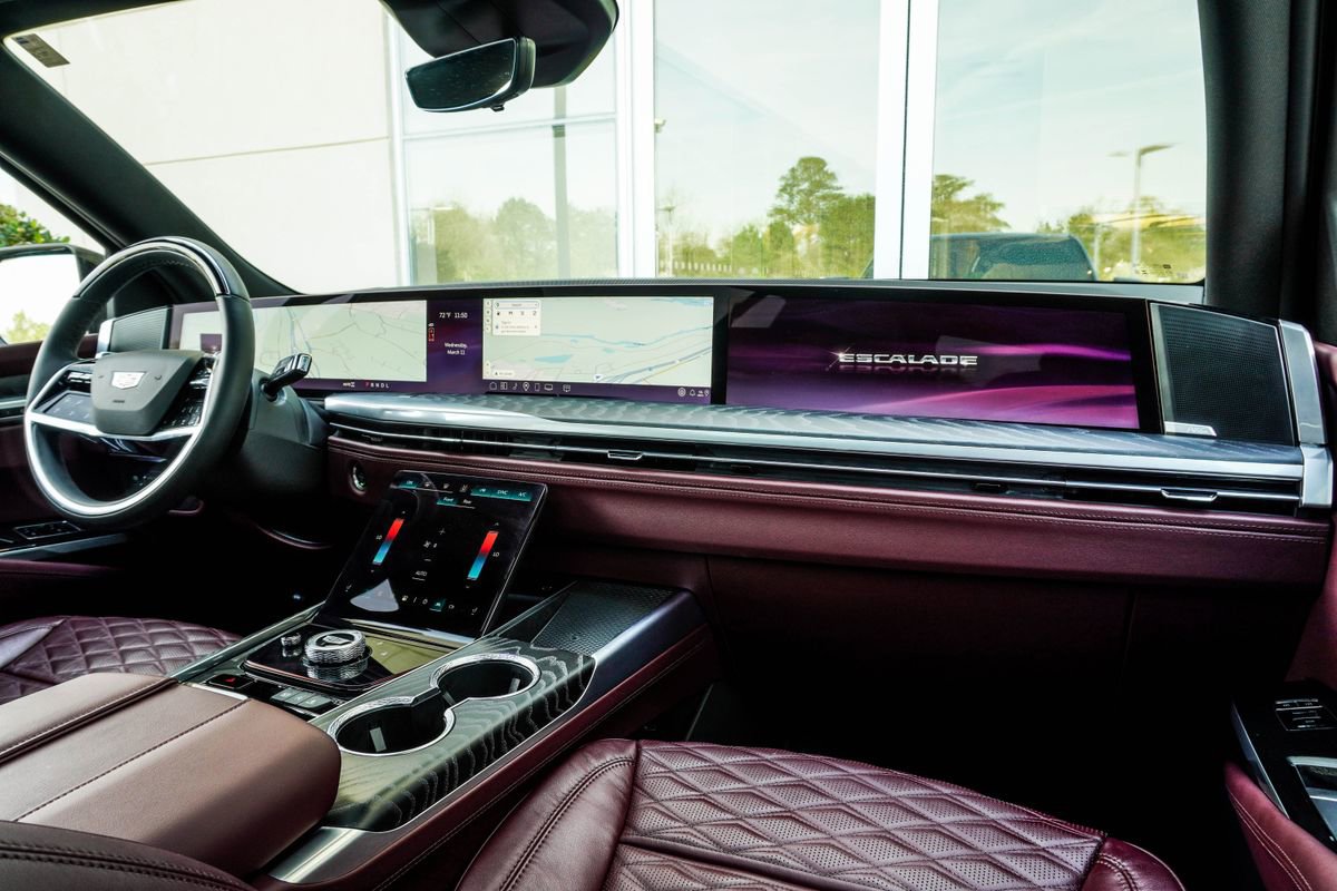 Used 2026 Cadillac Escalade Luxury w/ Touring Package image 19