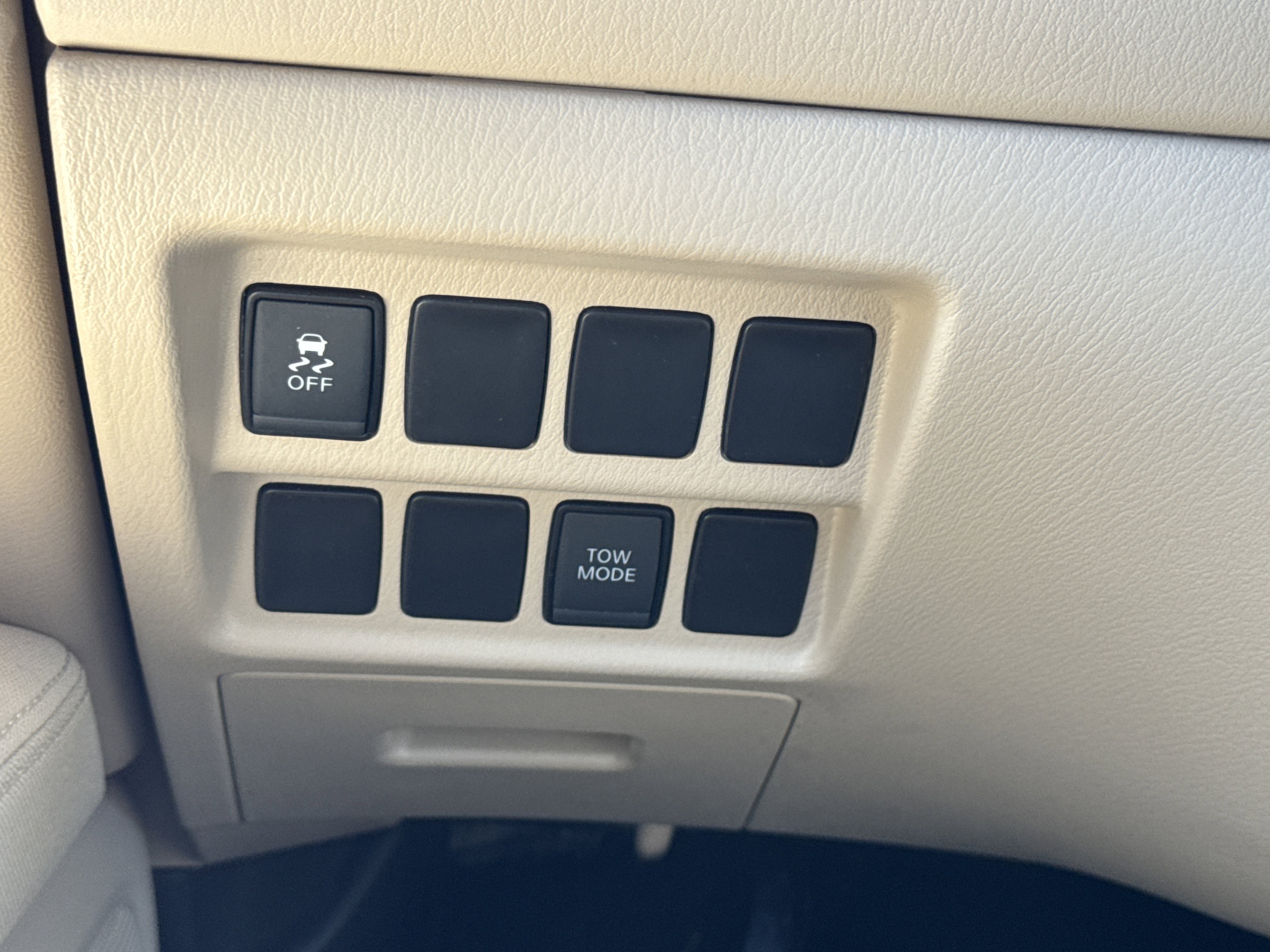 Used 2017 Nissan Pathfinder SV AWD/4WD image 4