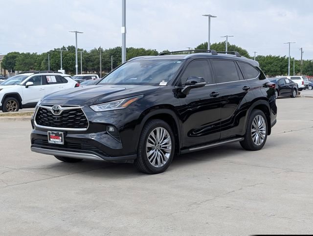 Used 2024 Toyota Highlander Platinum FWD image 10