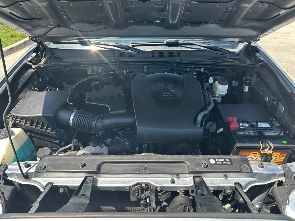 Used 2019 Toyota Tacoma SR5 AWD/4WD image 33