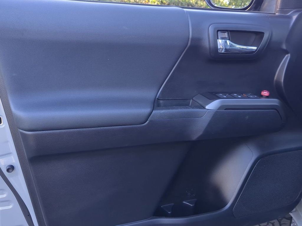 Used 2020 Toyota Tacoma TRD Off-Road w/ TRD Premium Off Road Package image 21