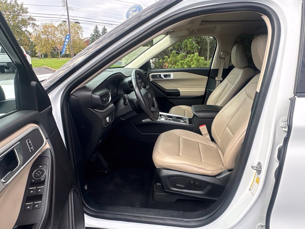 Used 2020 Ford Explorer XLT w/ Equipment Group 202A AWD/4WD image 19
