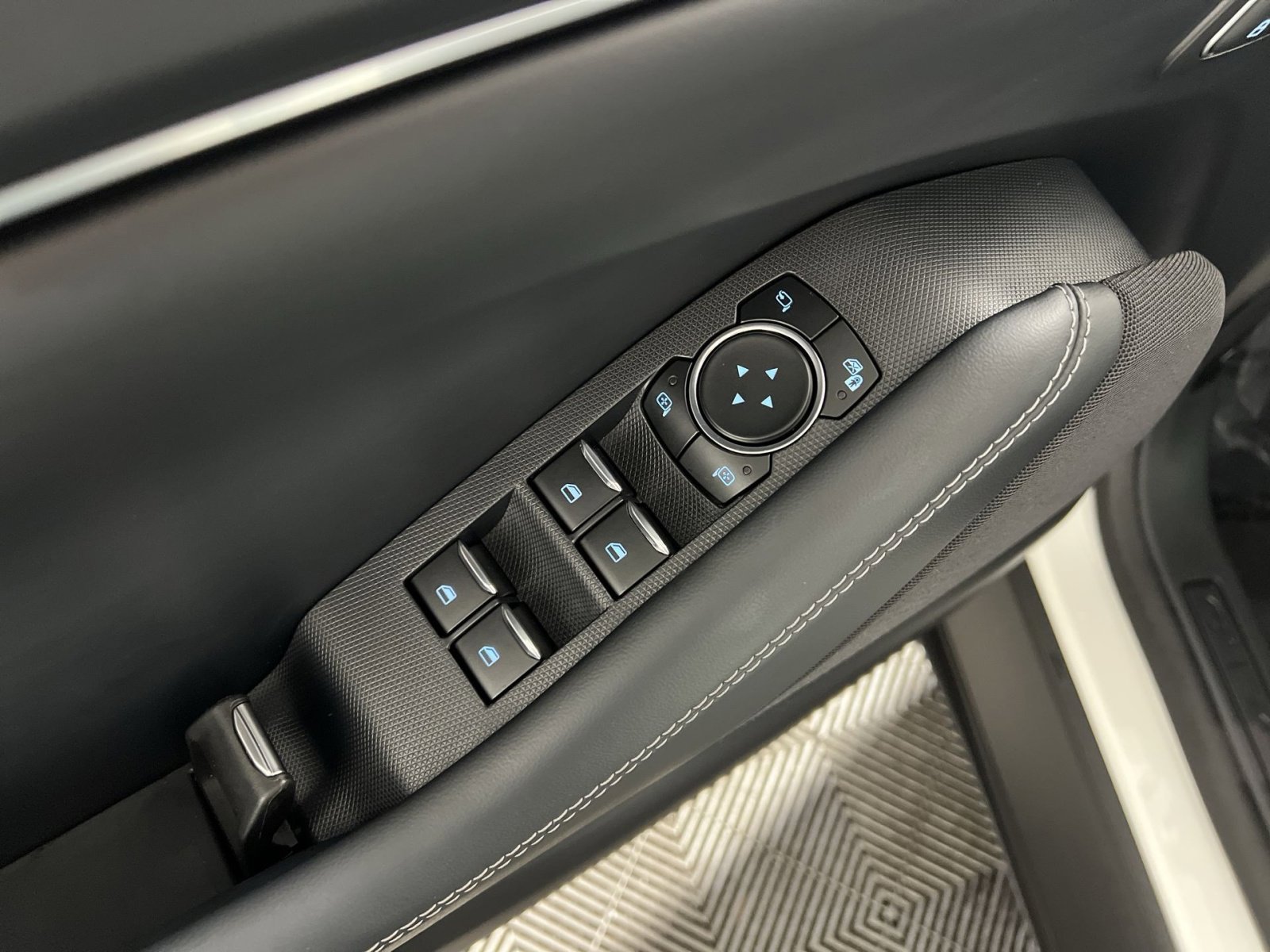 Used 2024 Ford Mustang Mach-E Select w/ Comfort Package Lite image 15