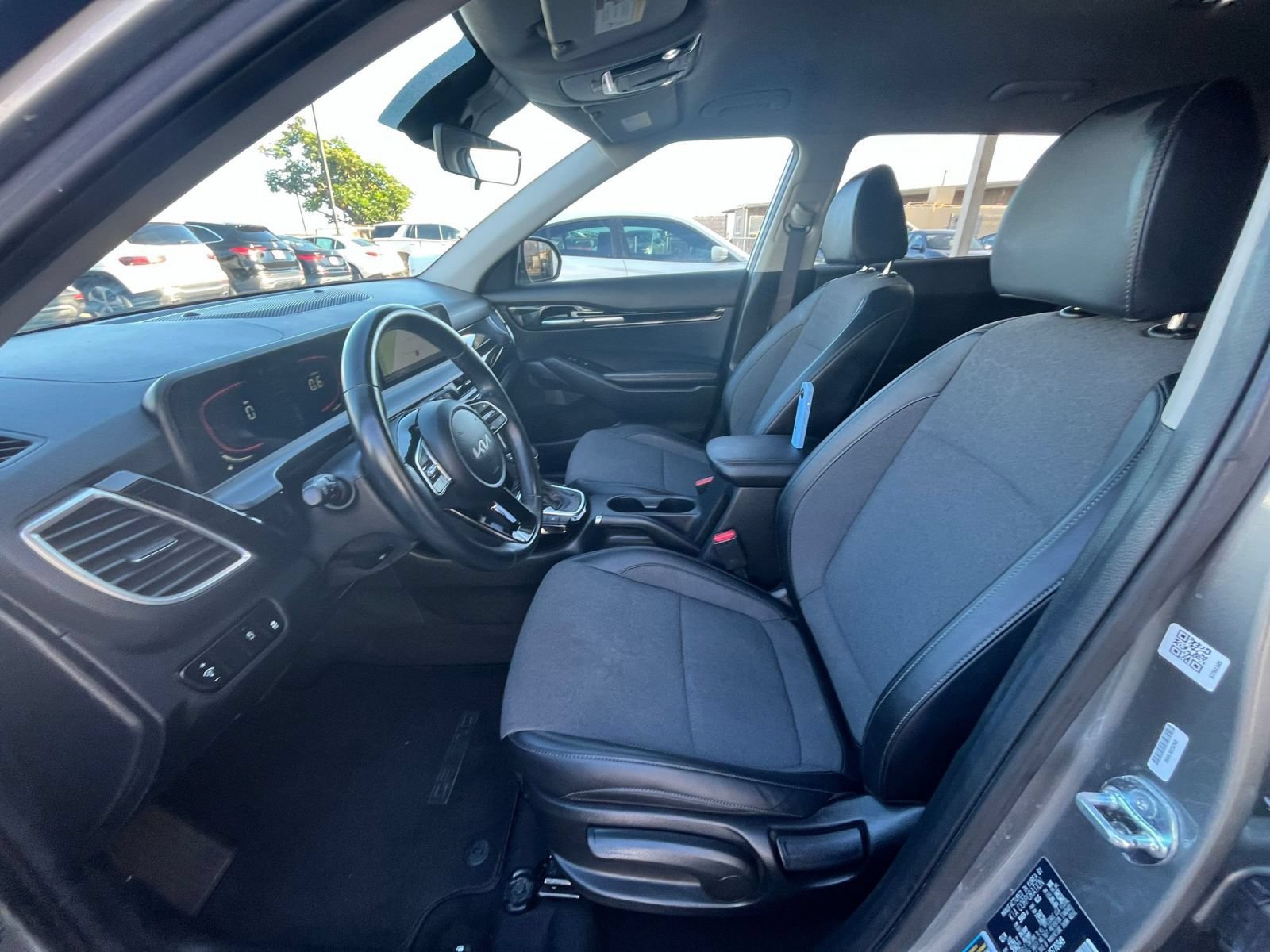Used 2025 Kia Seltos S FWD image 22