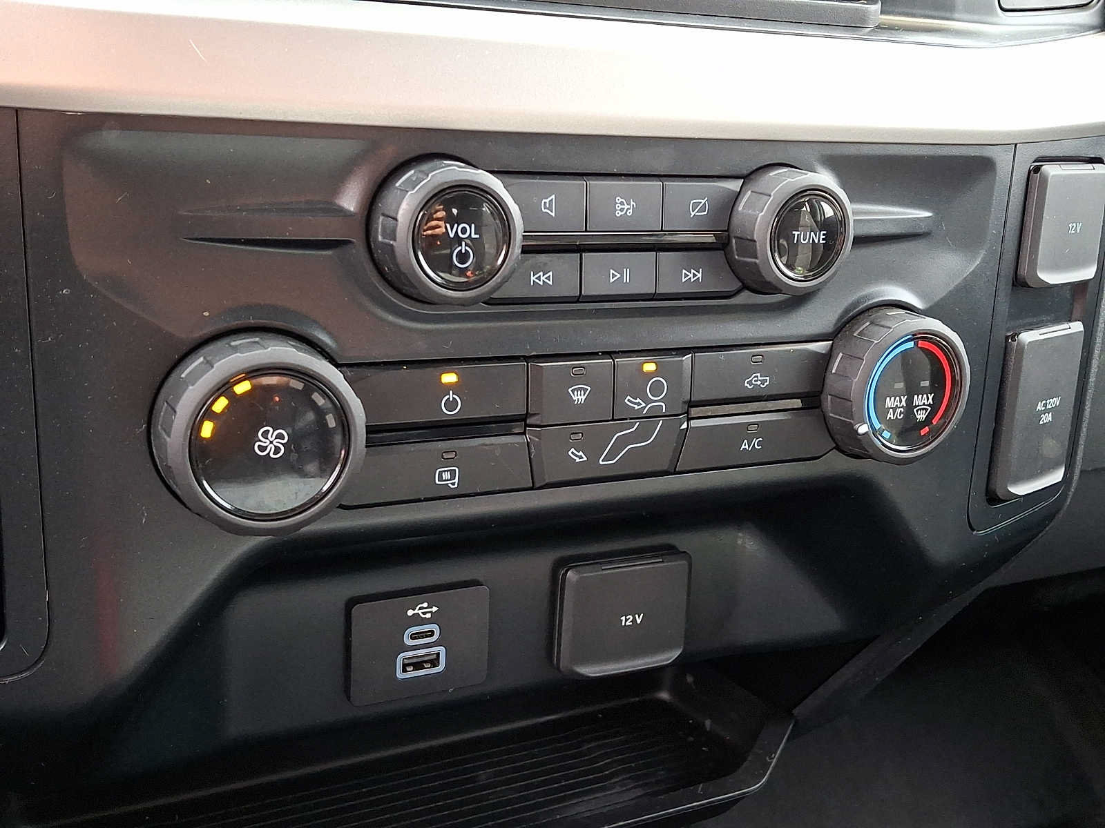 Used 2023 Ford F250 XL w/ STX Appearance Package AWD/4WD image 16